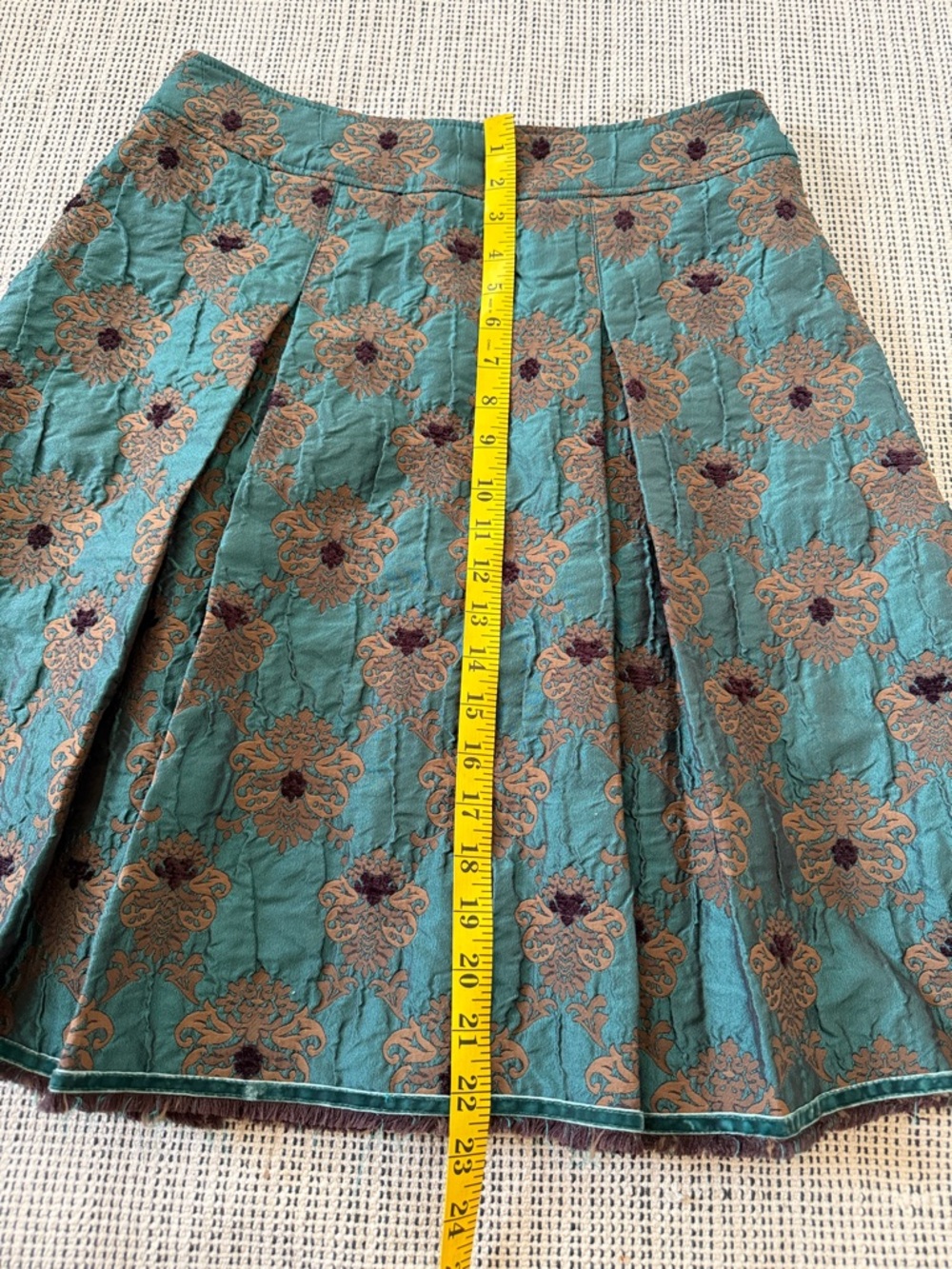 Stunning skirts - Picture 7 of 8